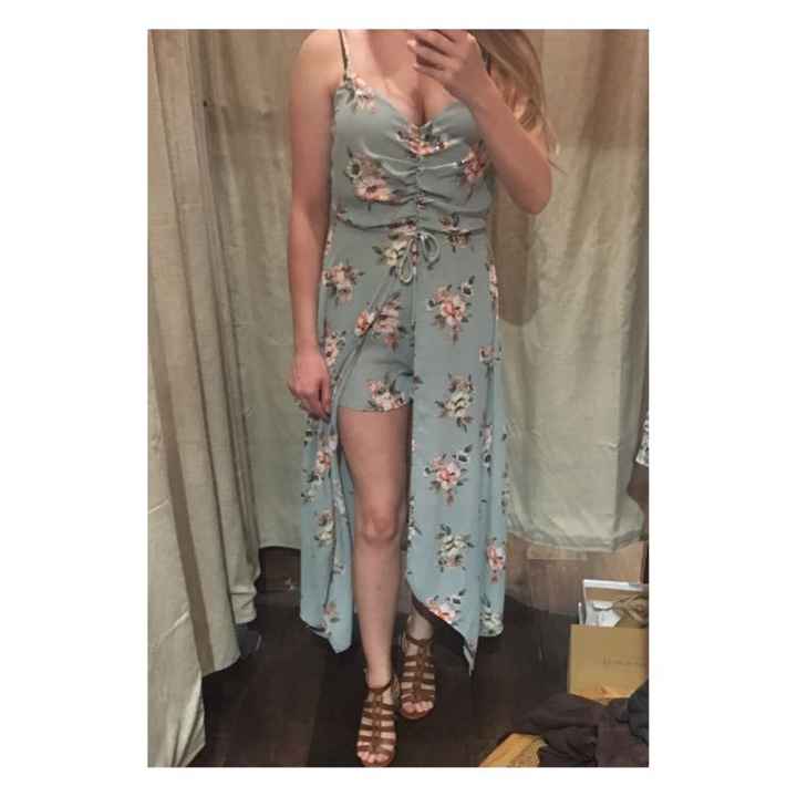 Engagement pictures dress - 2