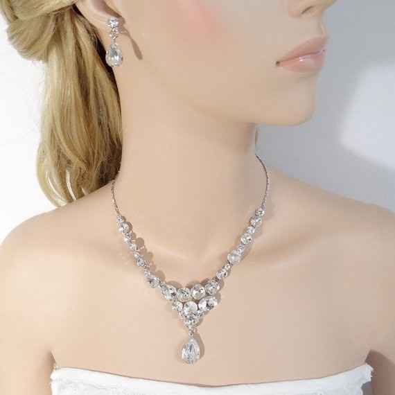 help! bridesmaid dress's - but jewelry????