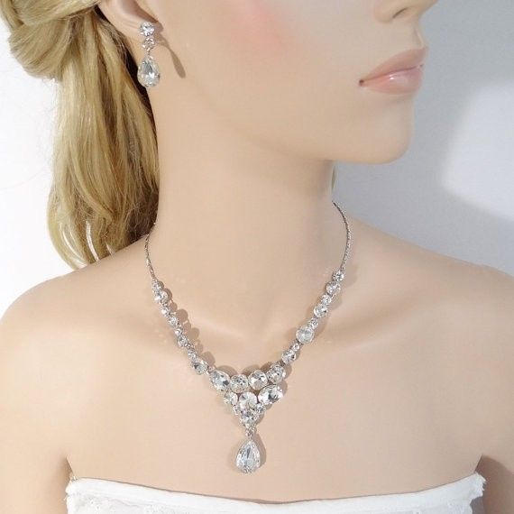 help! bridesmaid dress's - but jewelry????