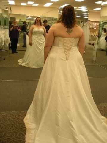 Show me your bridesmaid dresses with your wedding dress!