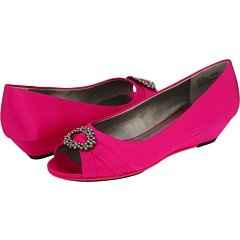 Any one else not gonna wear heels on their wedding day?