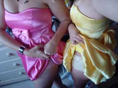 POST pics of your dress, your flowers, your man,  friend lighting cig of a tiki torch & your boobs!