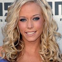 Find pics for me please. Straight hair.