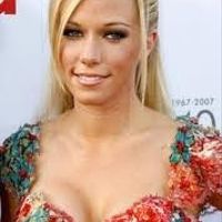 Find pics for me please. Straight hair.