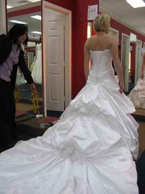 MY Dress :) *PICS*