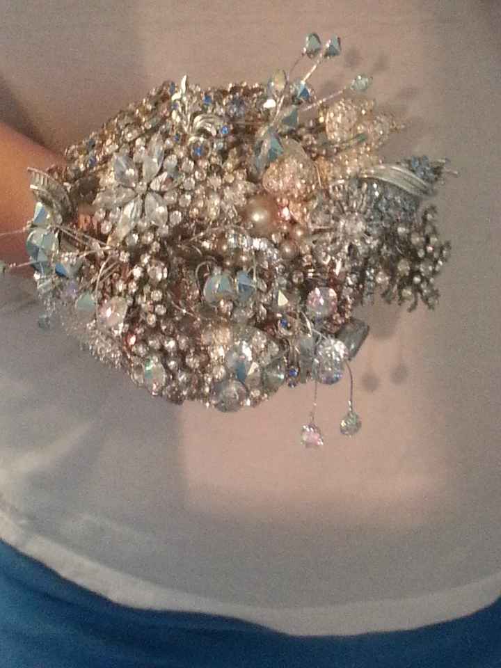DIY Brooch Bouquet