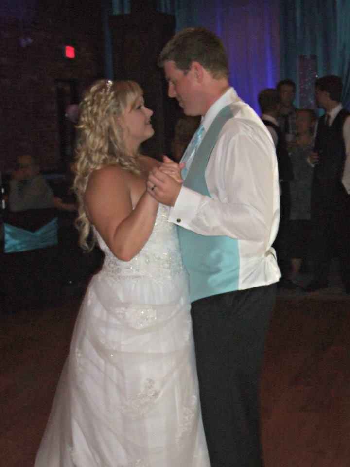 BACK AND MARRIED! (non-pro pics)