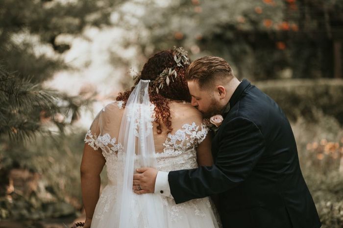 Complete diy wedding from flowers to even accessories and all decorations. My Wedding was nothing sh