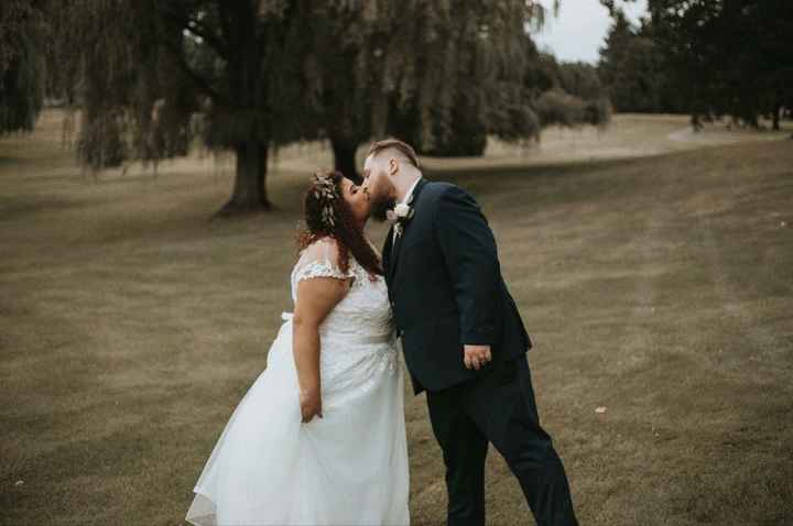 Complete diy wedding from flowers to even accessories and all decorations. My Wedding was nothing sh
