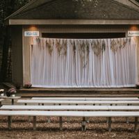 Complete diy wedding from flowers to even accessories and all decorations. My Wedding was nothing sh