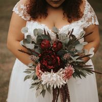 Complete diy wedding from flowers to even accessories and all decorations. My Wedding was nothing sh