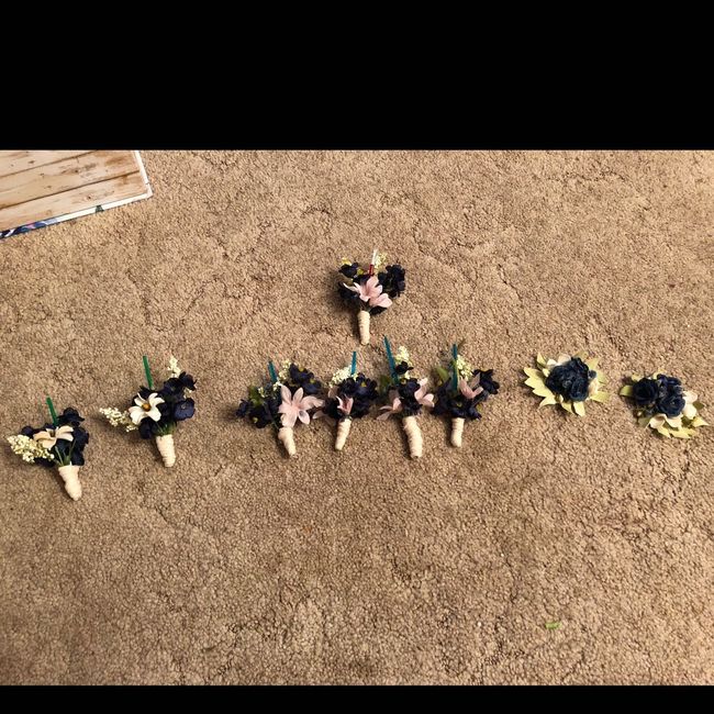 Boutineers for Just the wedding Party? 2