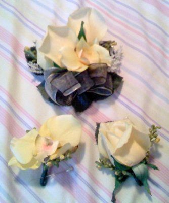 So I have my flowers..but I'm thinking about changing them.........