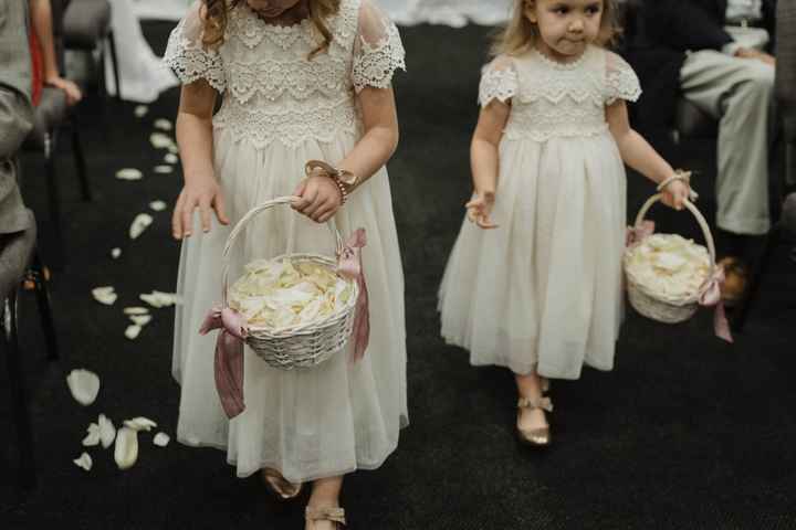 Flower girl(s) - 1