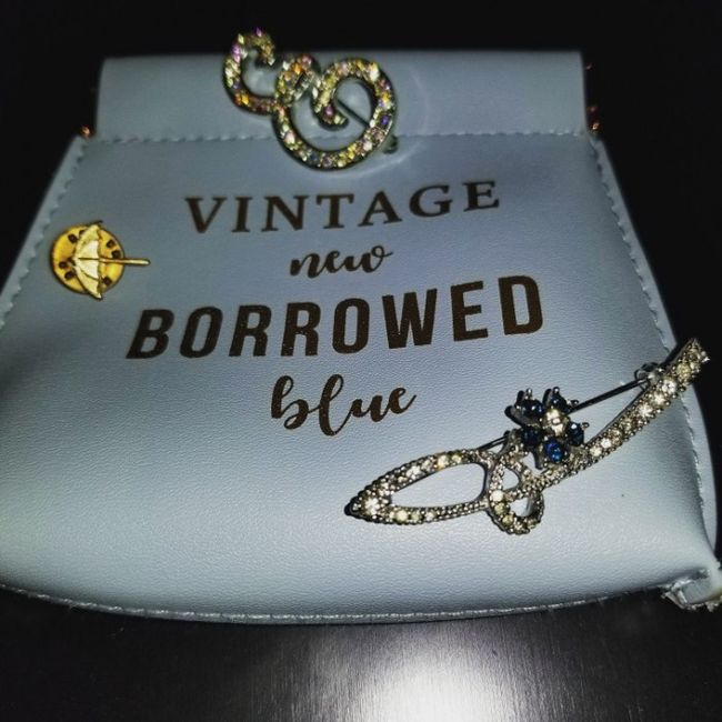Pins for bouquet - grandparents