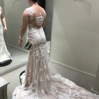 I'm still trying to figure this out... here's the back view of my dress 