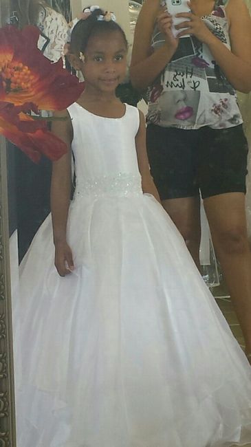 I wanna see your flower girl dresses!!