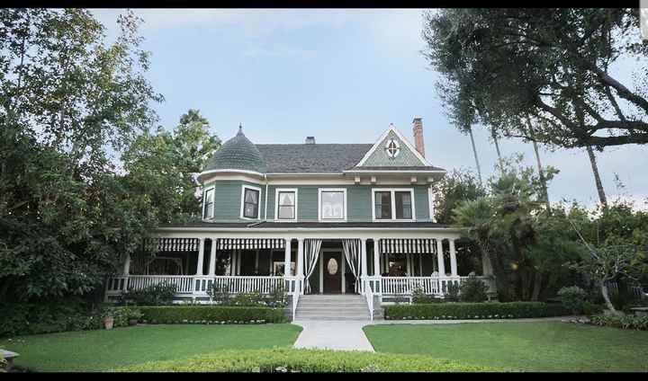 Show me your venue and dress! - 1