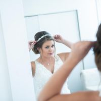 getting ready in the bridal suite