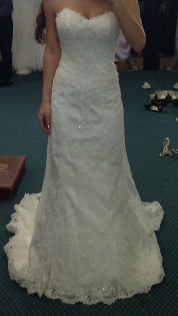Wrinkles Wedding dress in hips Emma Maggie Sottero