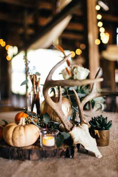 Gourds, wood, and other rustic touches?