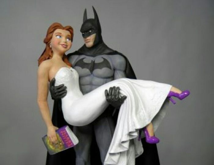 No more topless cake for me! Let me see yours!