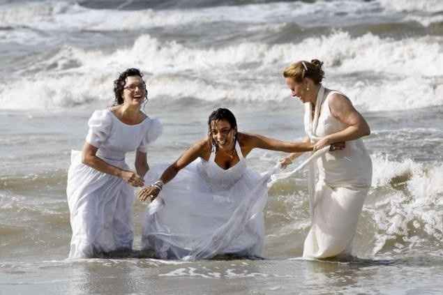 To trash the dress or not....