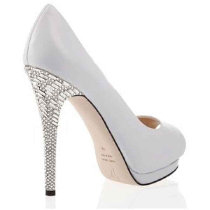 Share your wedding shoes!