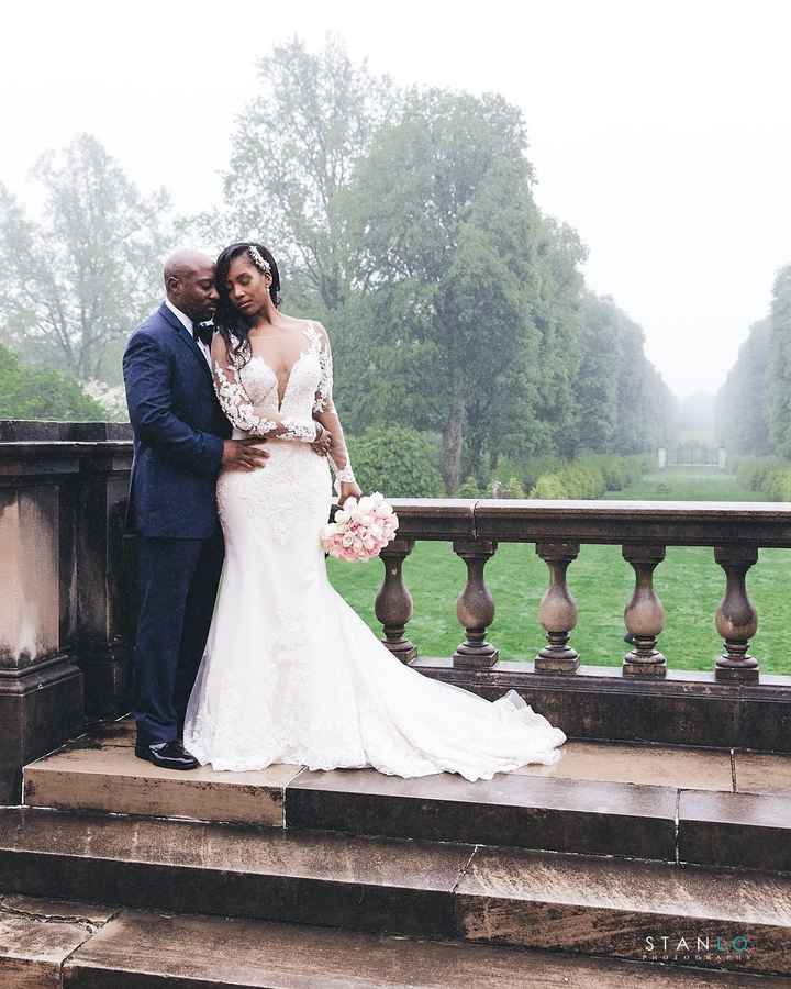 Engagement photos=rain