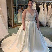 Help. Which dress do i choose? - 1