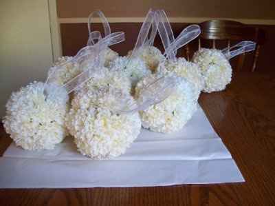 I haven't seen any pew bows I like