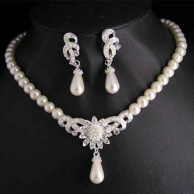 Bridal Jewelry: Fashion Help, Please!