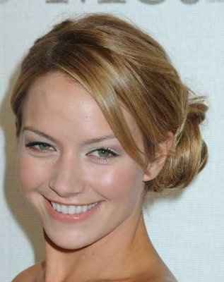 WEDDING HAIR? How are you doing your hair the day of?