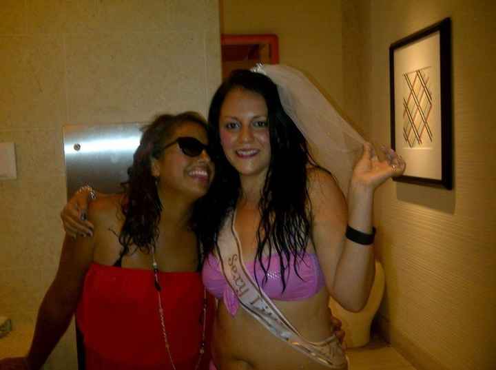 bachlorette party in Vegas!!(update a few pics)