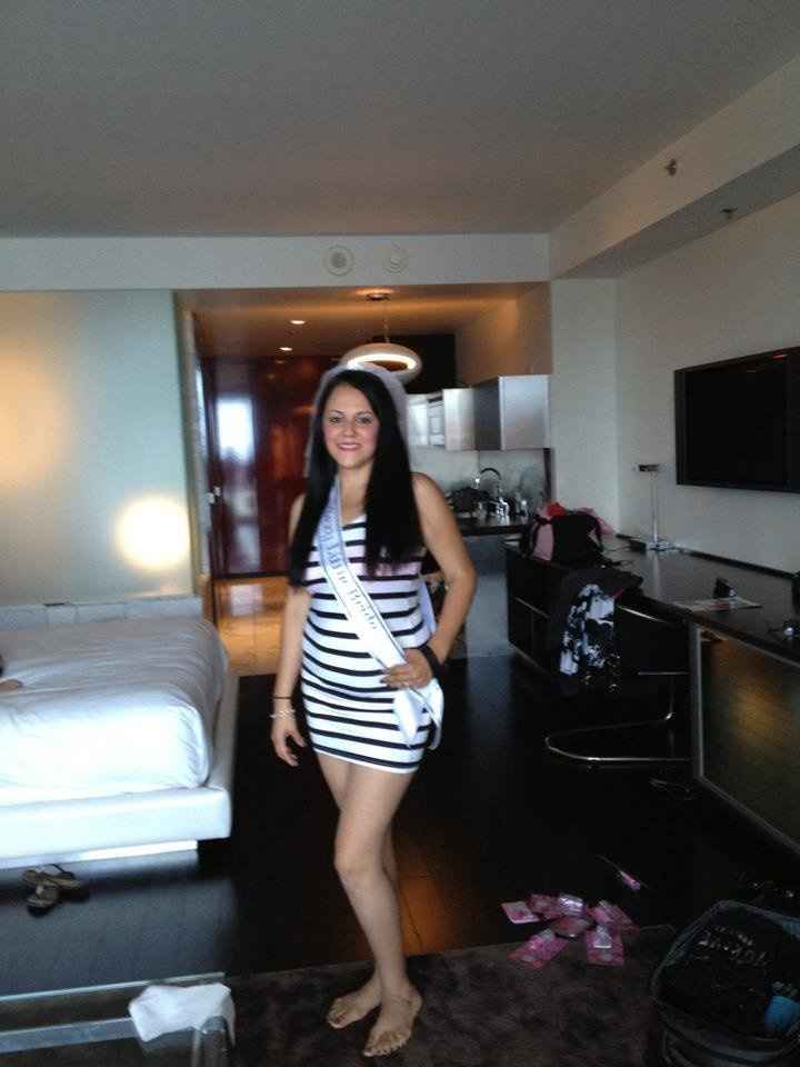 bachlorette party in Vegas!!(update a few pics)