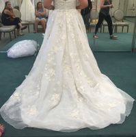 Show off those dresses!