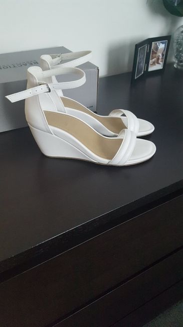 Show me your wedding shoes, any wedge heels in the house? 4