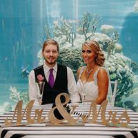 Sweetheart table or traditional head table?