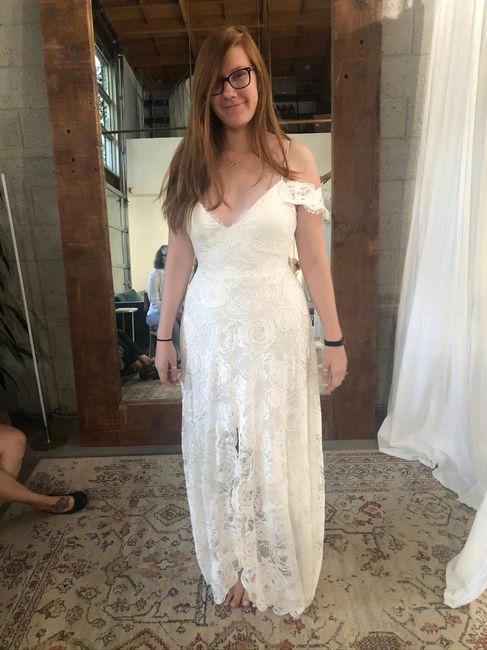 Would love to see your dresses!! 8