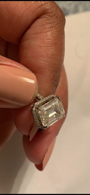 i chipped my moissanite ring !! 2