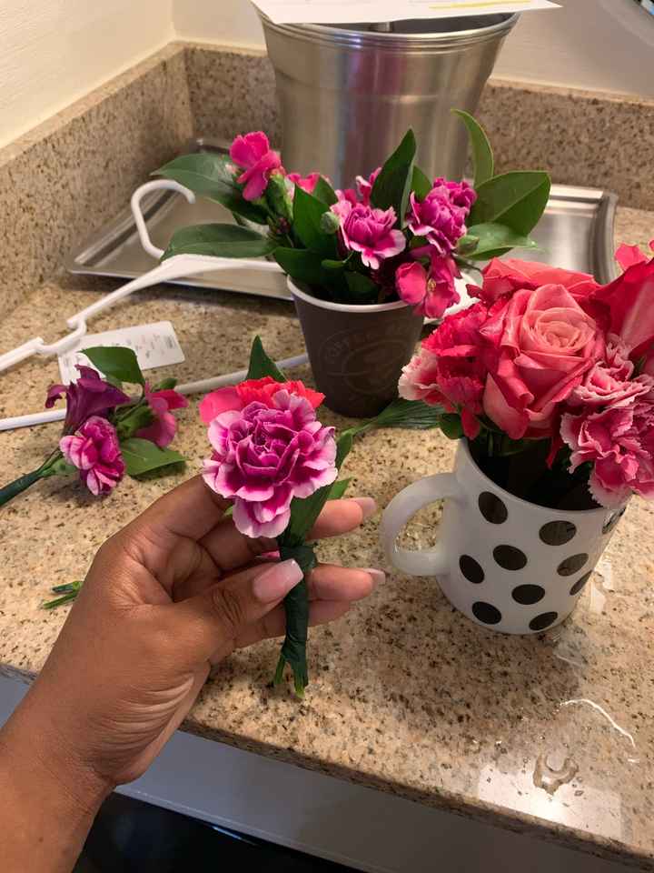 I’m a floral designer now 🤣 - 5