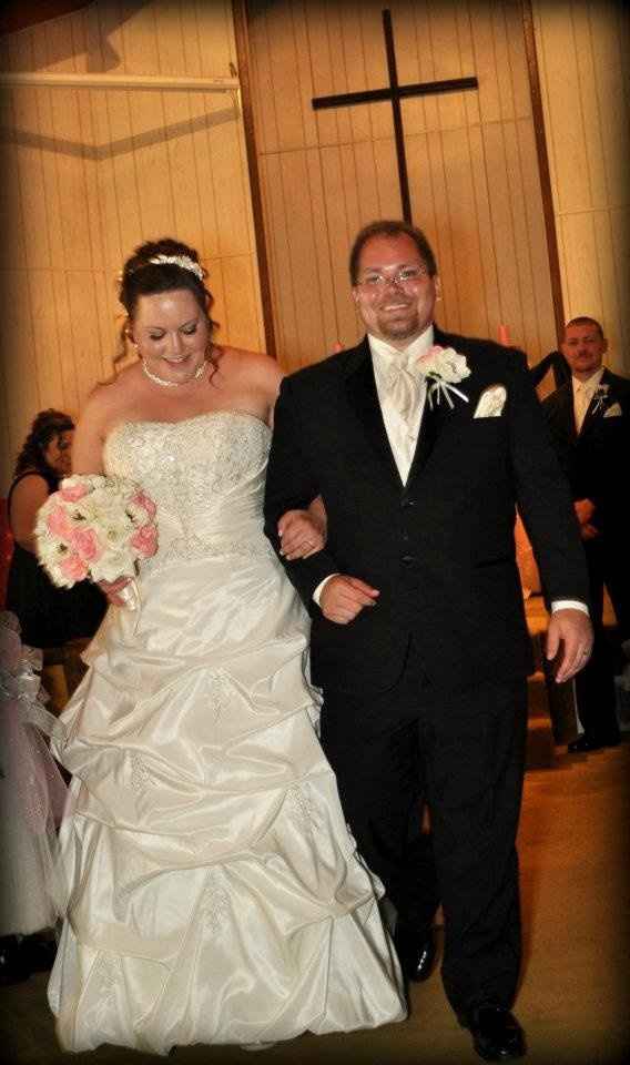 Just Got Hitched!! (pictures!)