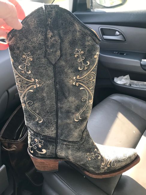 Cowboy boots 6