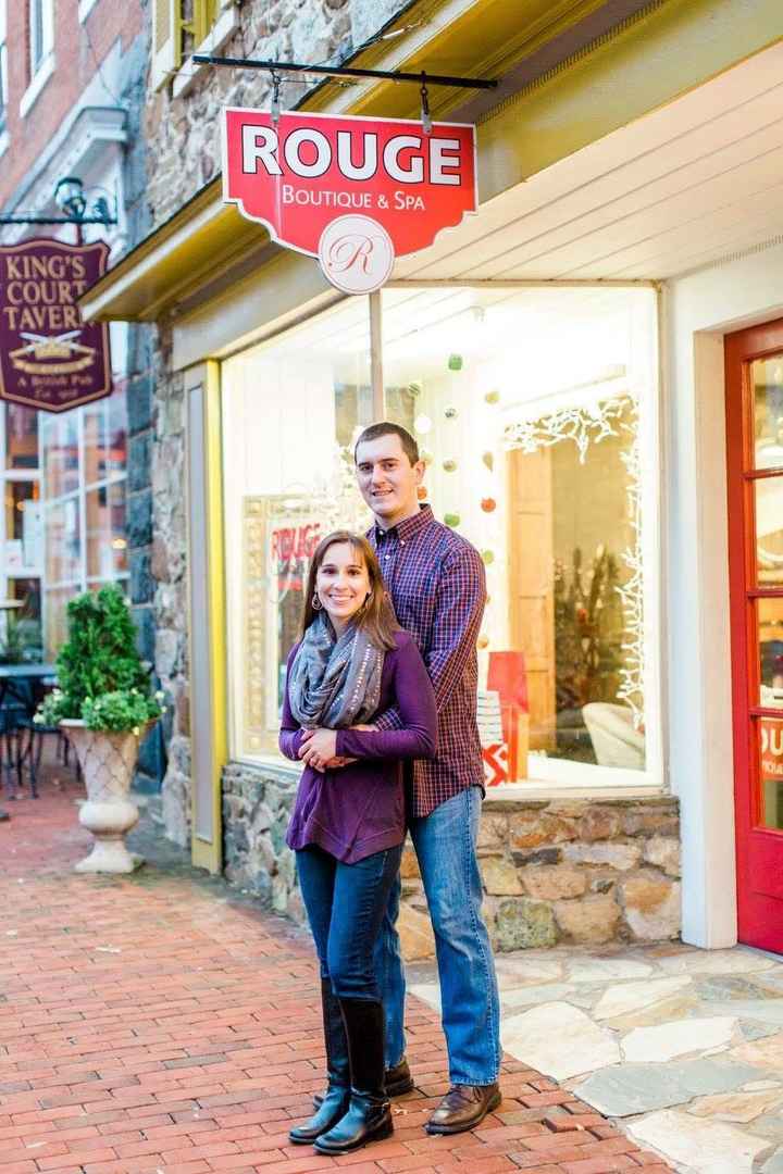 How to correspond engagement photo outfits? - 1