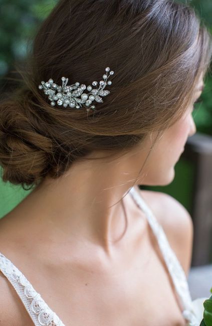 Jewelry and head pieces. - 2