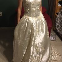 Wedding dress surprise. Ideas pls - 2