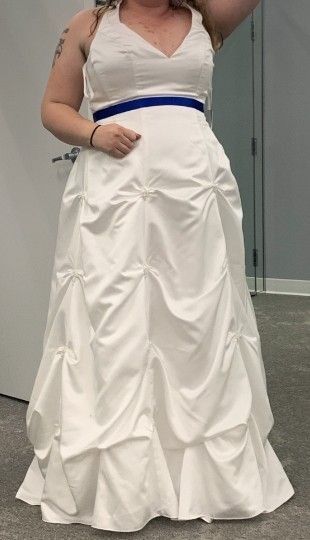 Any Plus Size Brides Out There? 8