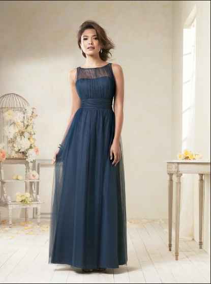 Can't find pix of the back of this dress! ugh HELP!