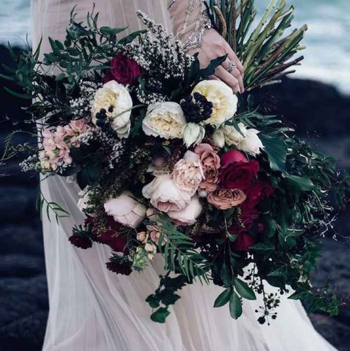 Dark Red/Burgundy/Crimson flowers