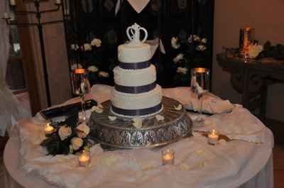 Show us those wedding cakes!!!